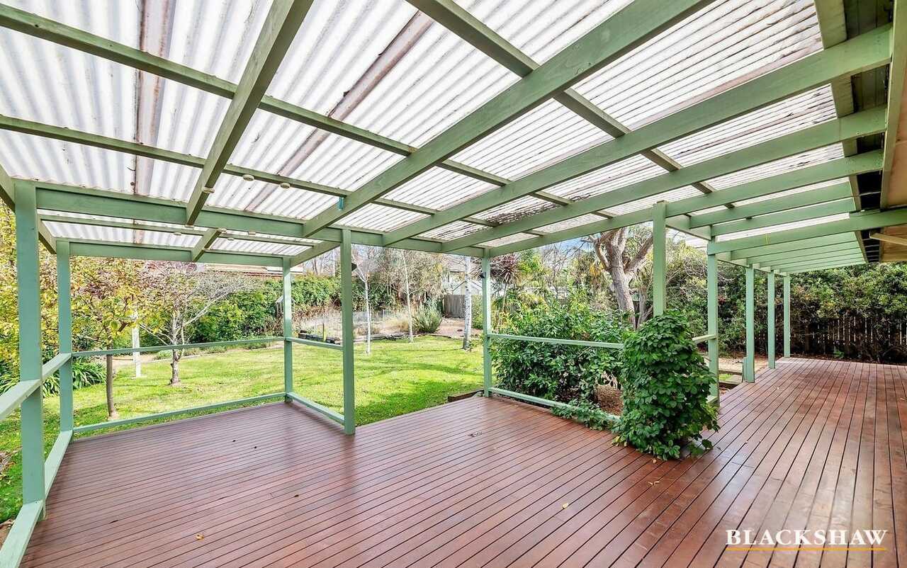 5 Schomburgk Street Yarralumla