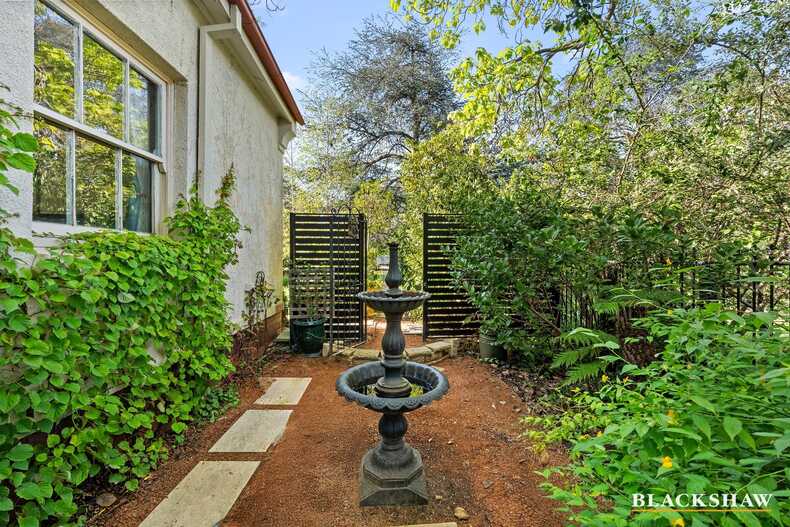 71  Euree Street Reid