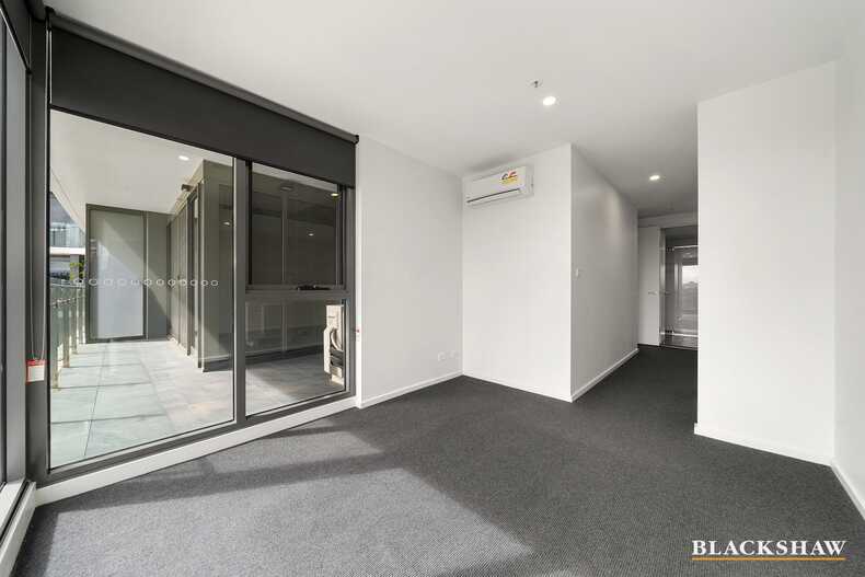 161/15 Irving Street Phillip