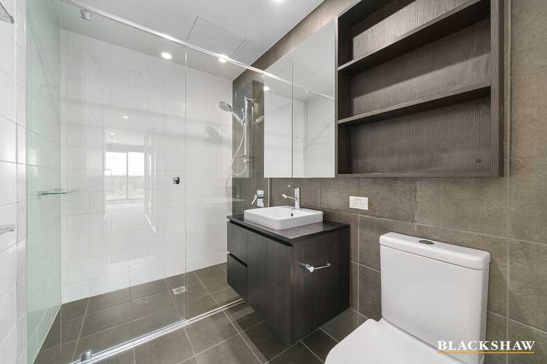 161/15 Irving Street Phillip