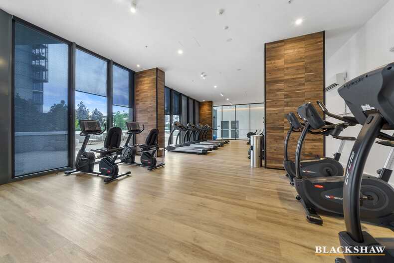 161/15 Irving Street Phillip