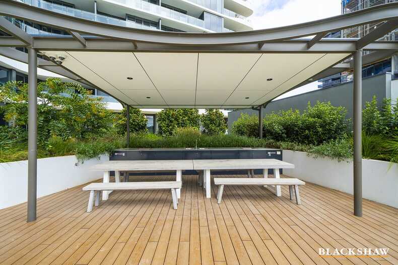 161/15 Irving Street Phillip