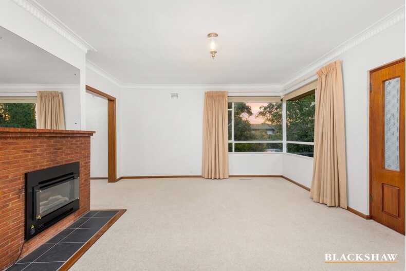 16 Hopetoun Circuit Deakin