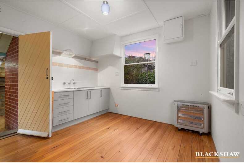 16 Hopetoun Circuit Deakin