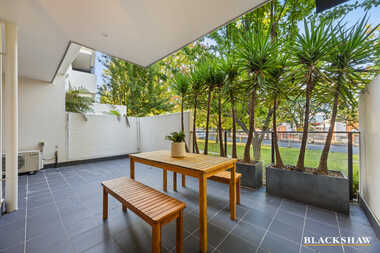 30/16 New South Wales Crescent Forrest