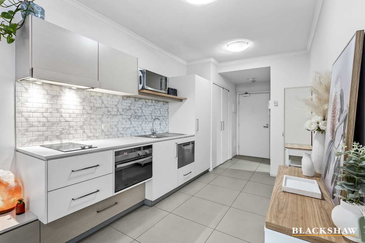 65/142 Anketell Street Greenway