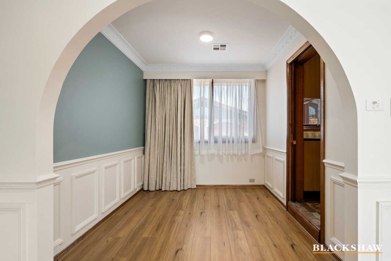 35 Postle Circuit Holt