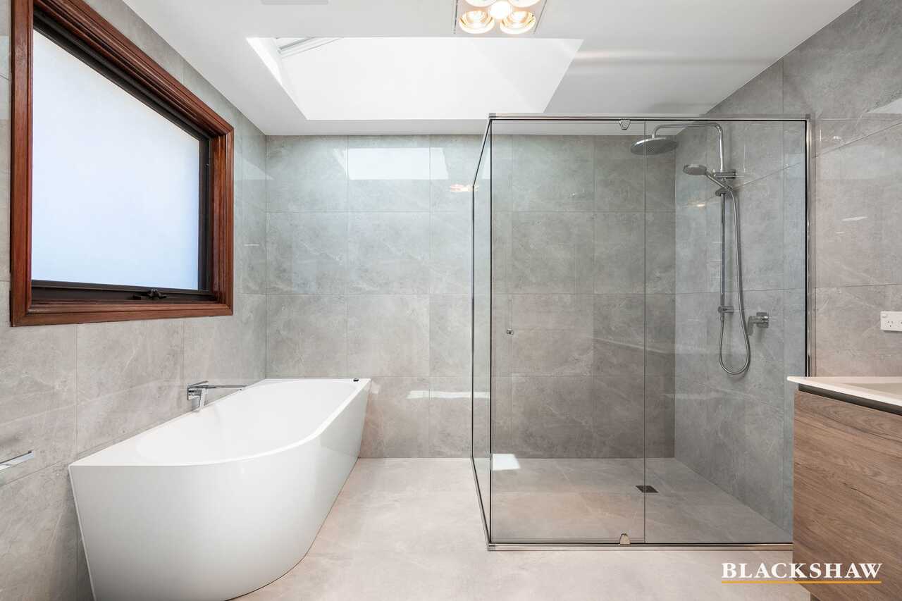 35 Postle Circuit Holt