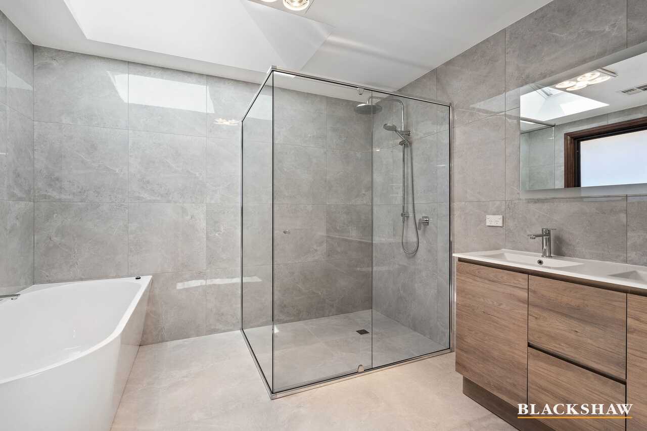 35 Postle Circuit Holt