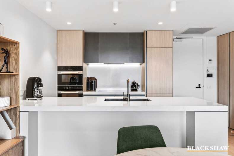 102/45 Honeysett View Kingston