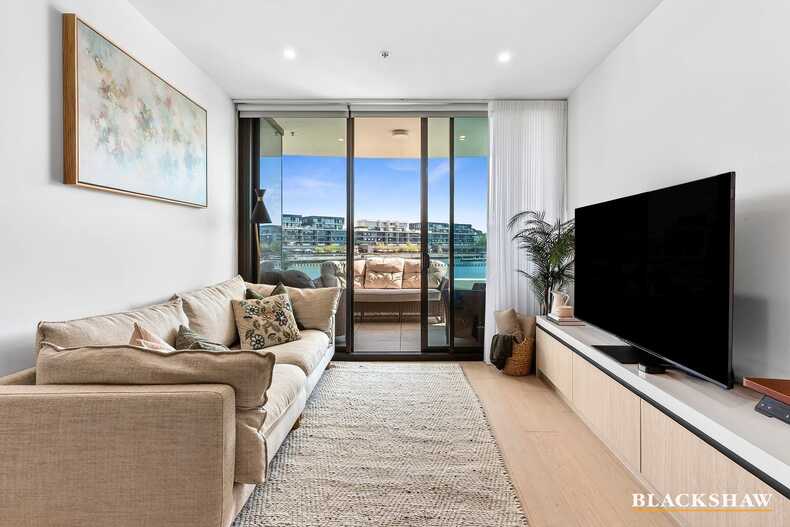 102/45 Honeysett View Kingston