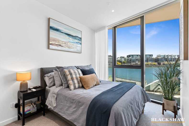 102/45 Honeysett View Kingston