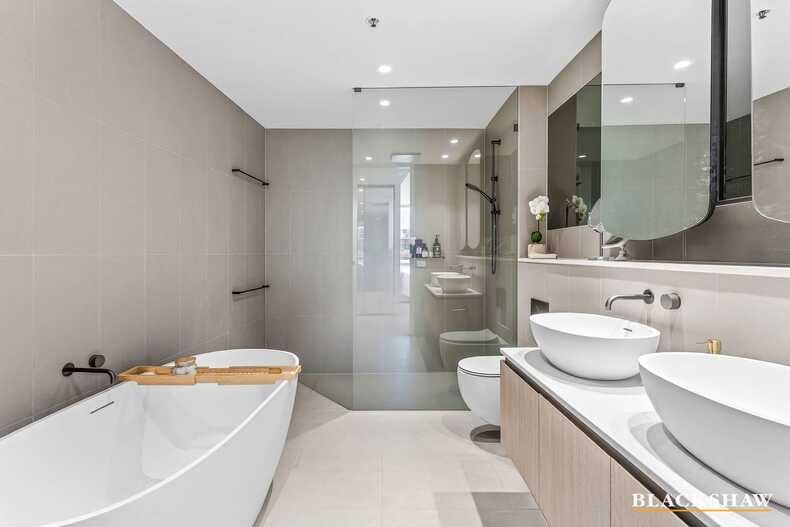 102/45 Honeysett View Kingston