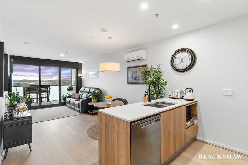 294/1 Anthony Rolfe Avenue Gungahlin