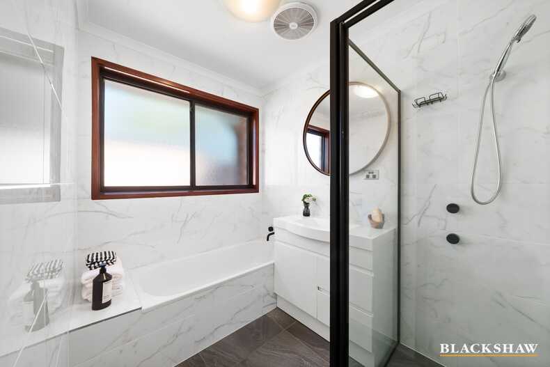 11 Le Souef Crescent  Florey