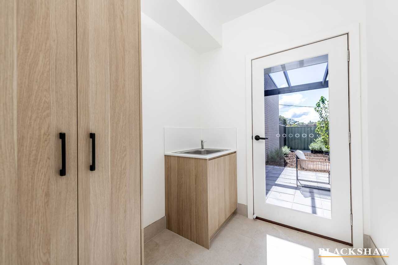 2/121 Crozier Circuit Kambah