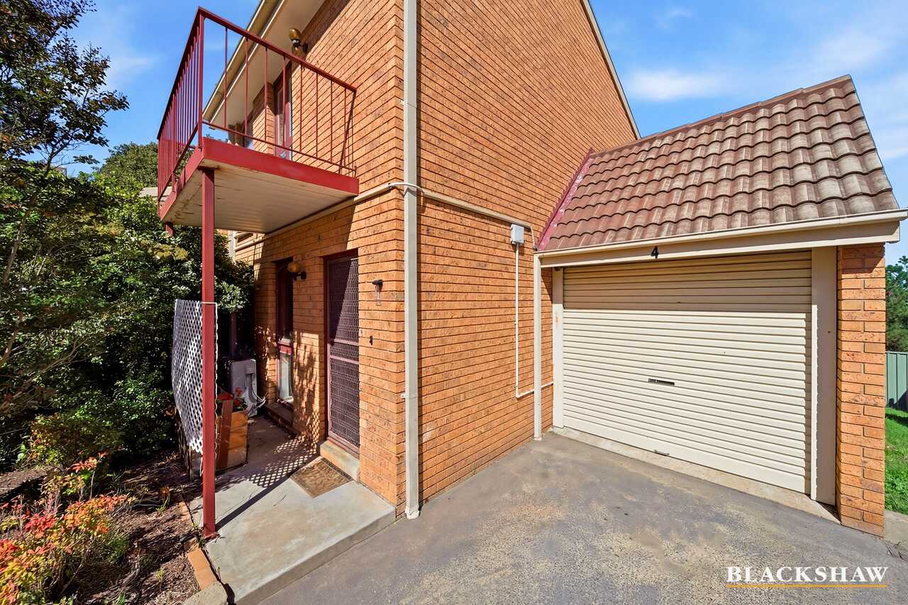 4/10 Nimmitabel Street Queanbeyan