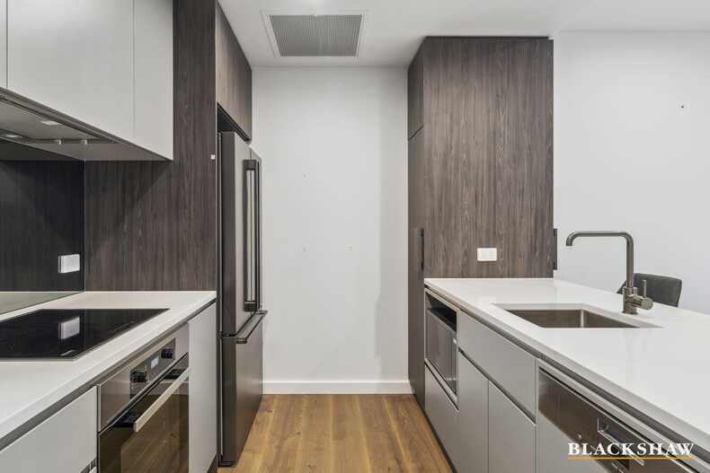 146/44 Constitution Avenue Parkes