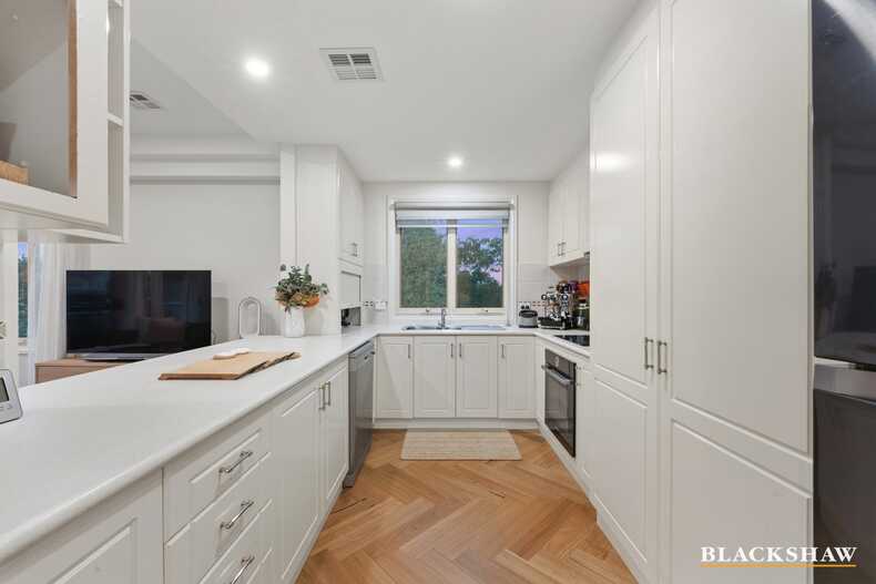 10/37 Dominion Circuit Forrest