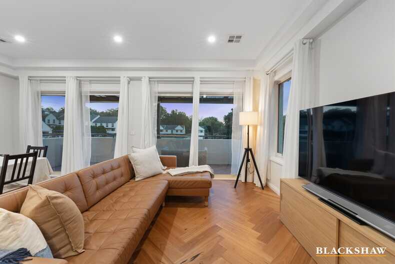 10/37 Dominion Circuit Forrest