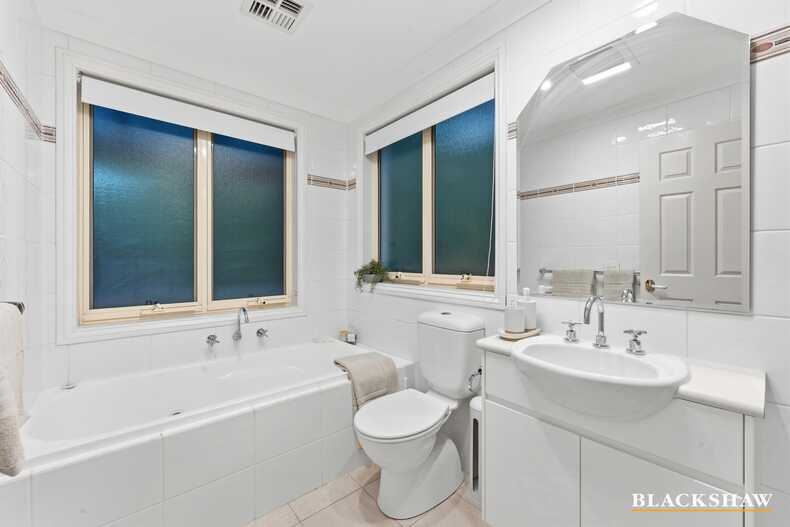 10/37 Dominion Circuit Forrest