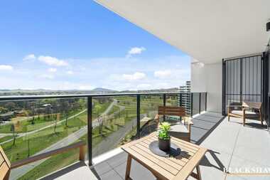 35/11 Irving Street Phillip