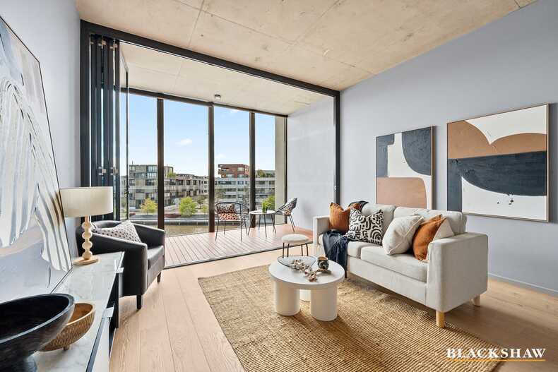 83/43 Eastlake Parade Kingston