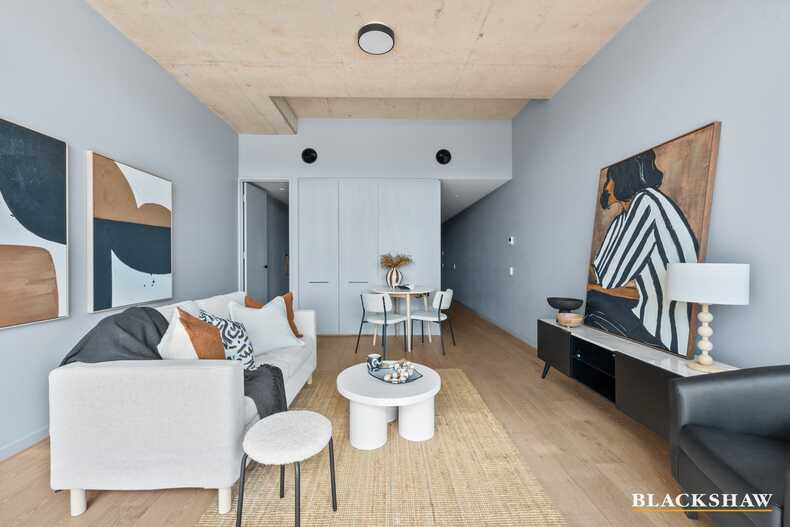 83/43 Eastlake Parade Kingston