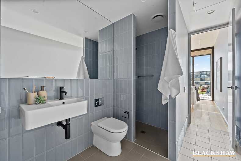 83/43 Eastlake Parade Kingston