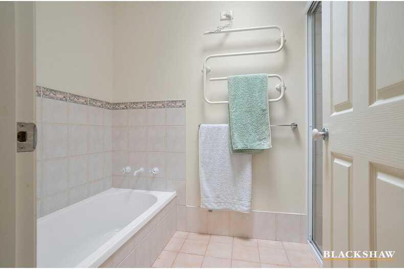 33a Thomas Mitchell Crescent Sunshine Bay 33a Thomas Mitchell Crescent Sunshine Bay