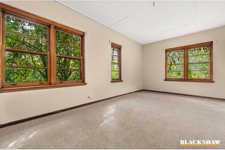 4 Mitchell Street Griffith