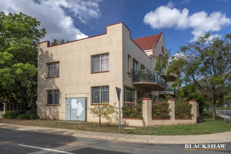 17/60 Port Jackson Circuit  Phillip