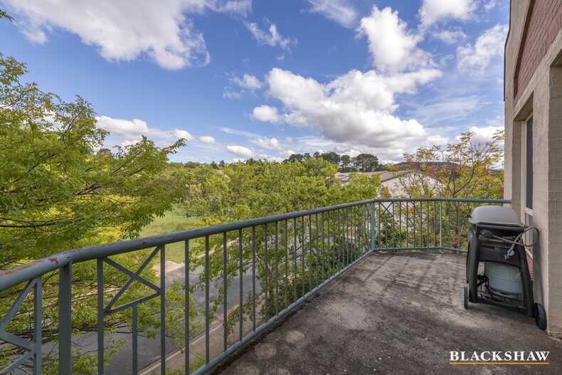 17/60 Port Jackson Circuit  Phillip