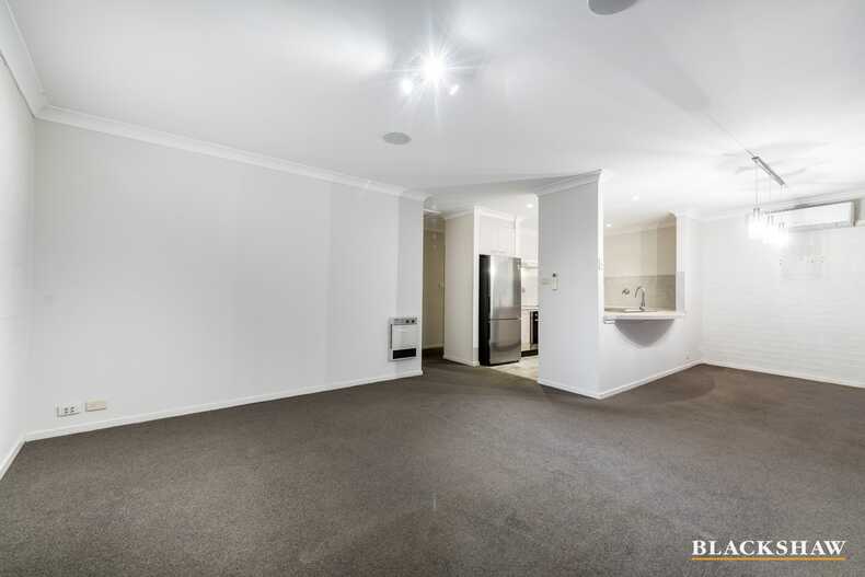 17/60 Port Jackson Circuit  Phillip