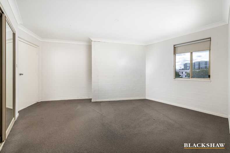 17/60 Port Jackson Circuit  Phillip