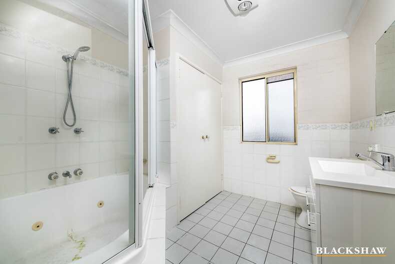 17/60 Port Jackson Circuit  Phillip