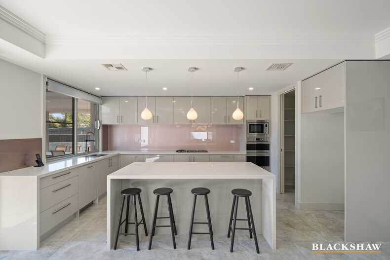 102 Strickland Crescent  Deakin