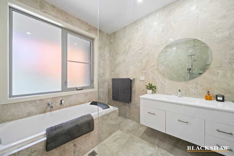 102 Strickland Crescent  Deakin