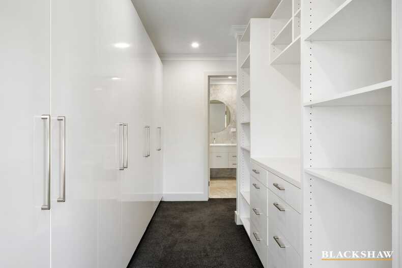 102 Strickland Crescent  Deakin