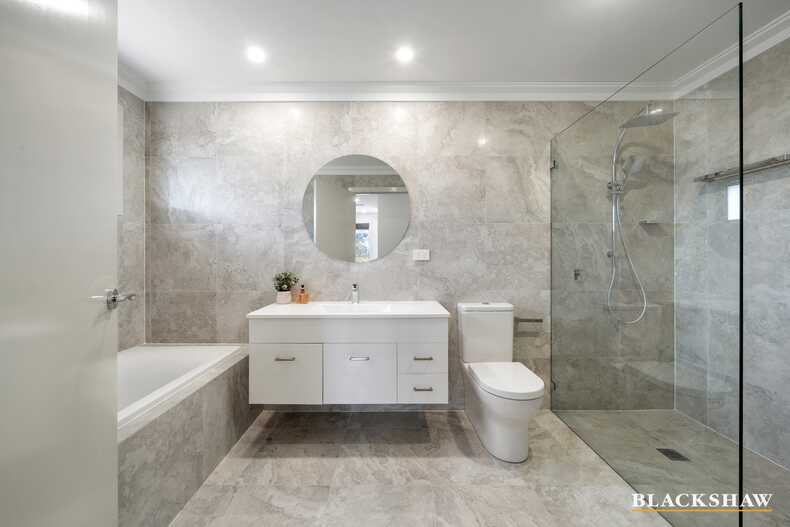 102 Strickland Crescent  Deakin