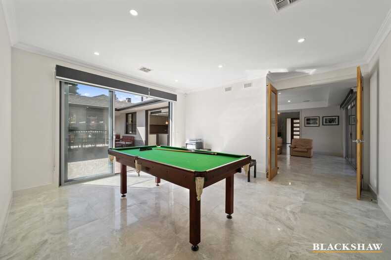 102 Strickland Crescent  Deakin