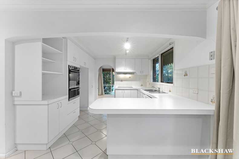 6 Friend Place Kambah