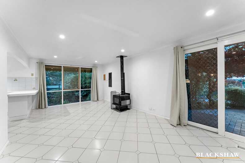 6 Friend Place Kambah