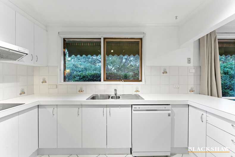 6 Friend Place Kambah