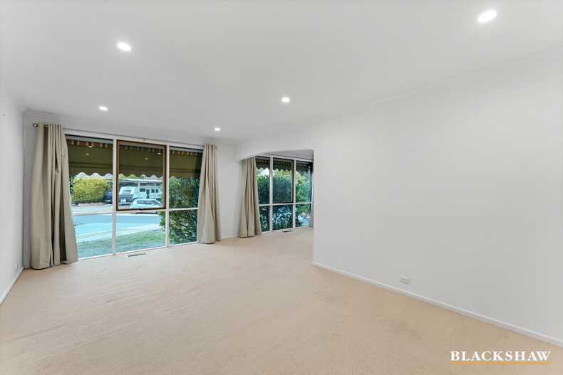 6 Friend Place Kambah