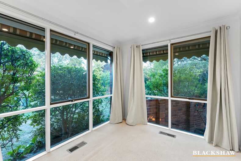 6 Friend Place Kambah