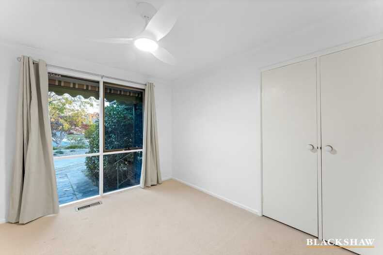 6 Friend Place Kambah