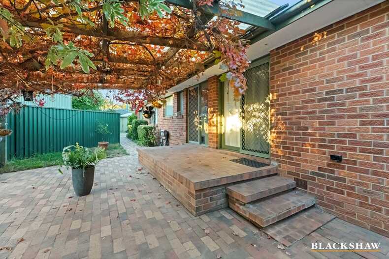 6 Friend Place Kambah