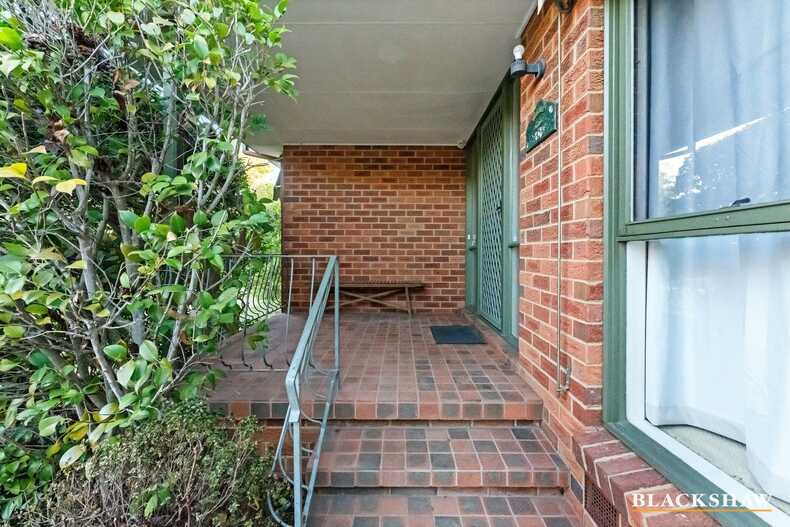 6 Friend Place Kambah