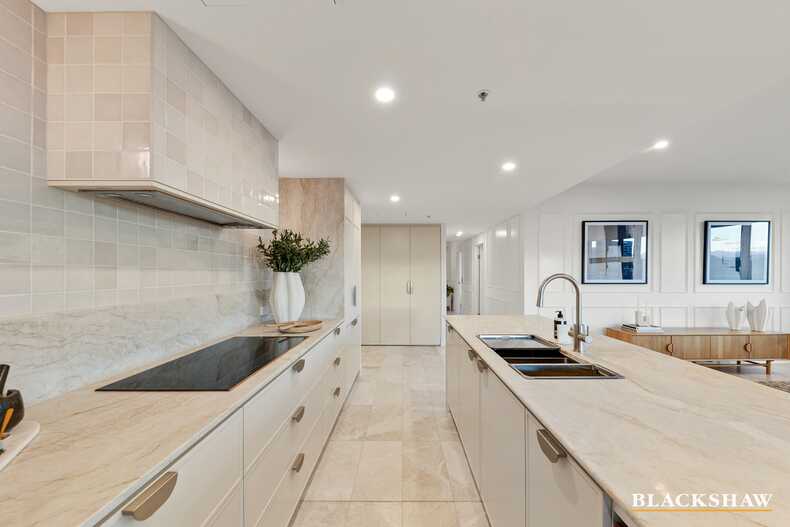 805/72 Allara Street City